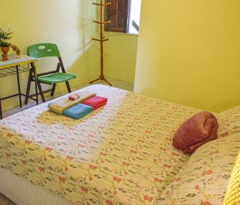 Quarto com cama de casal